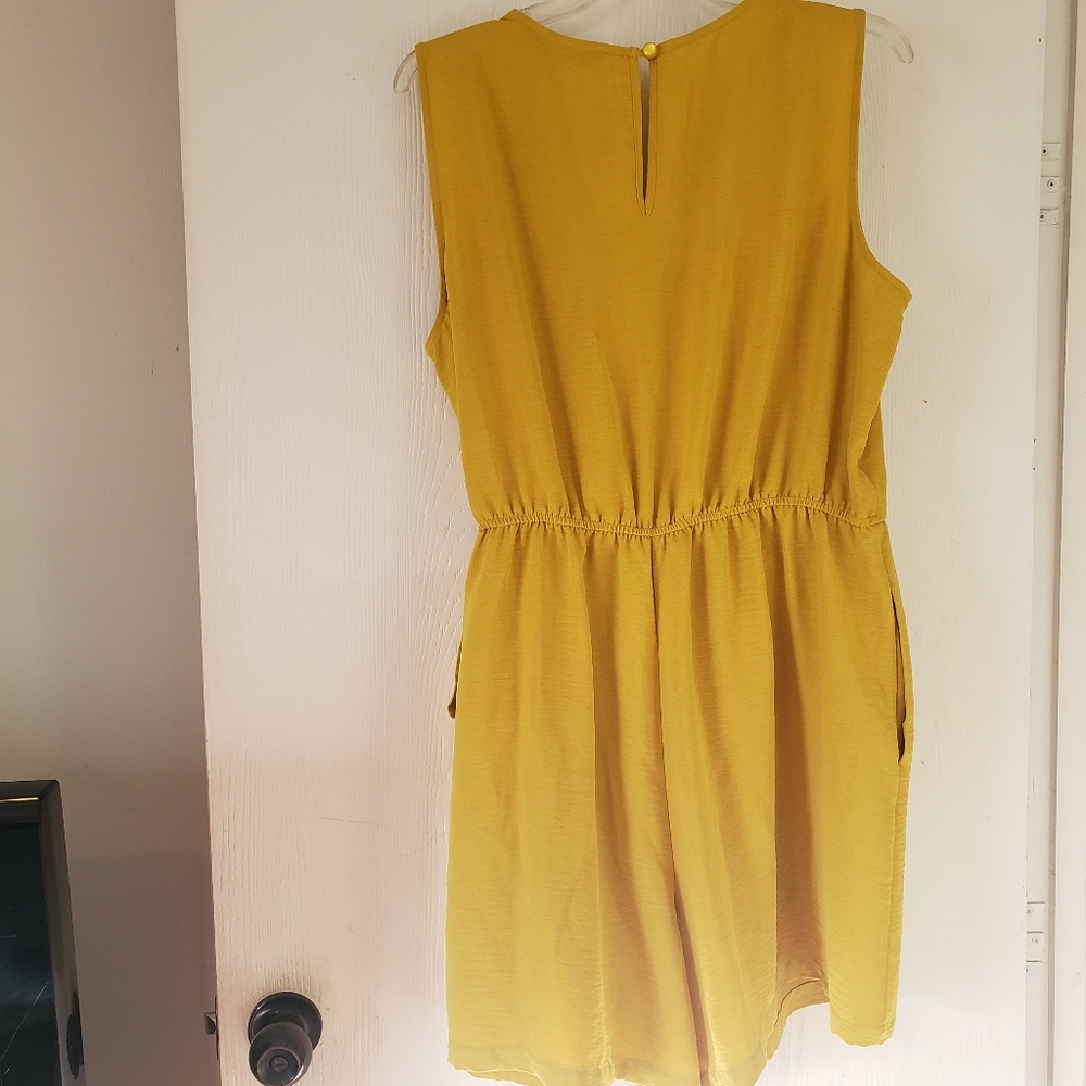 Emma & Michele Ladies Size XL Mustard Yellow Sleeveless Wrap Tie Romper - Picture 6 of 6